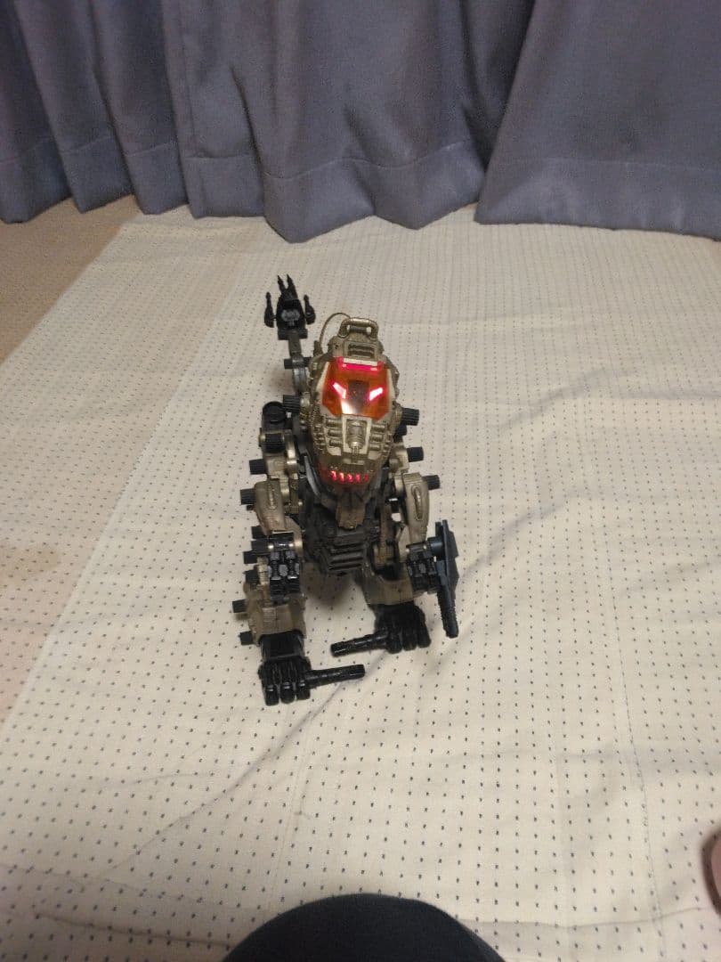 ゴジュラスとデスザウラーです。ジャンク品