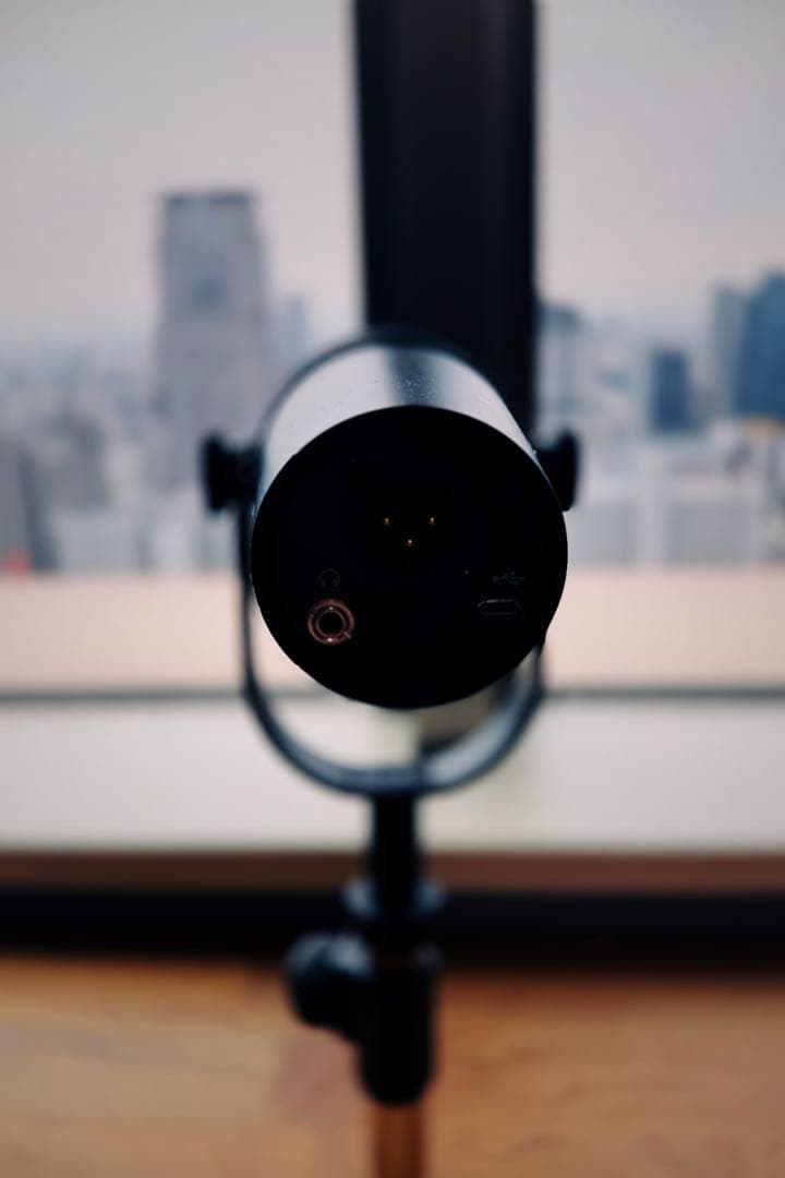 SHURE ダイナミックマイク MV7(マイク本体のみ)