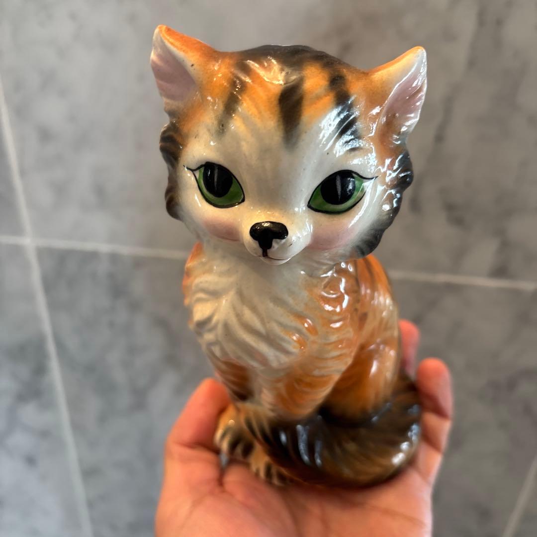 アメリカ80年代ビンテージ手描きの瞳が可愛らしく上品な猫ちゃん陶器
