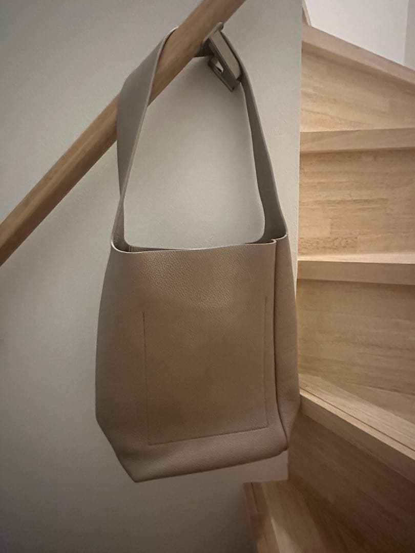 Aeta ショルダーバッグ