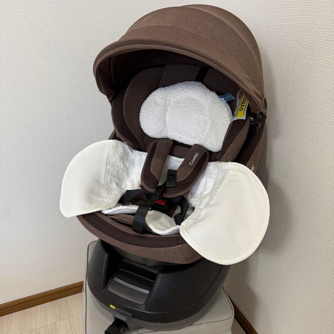 【極美品】Combi クルムーヴスマート 新生児〜 シートベルト固定式