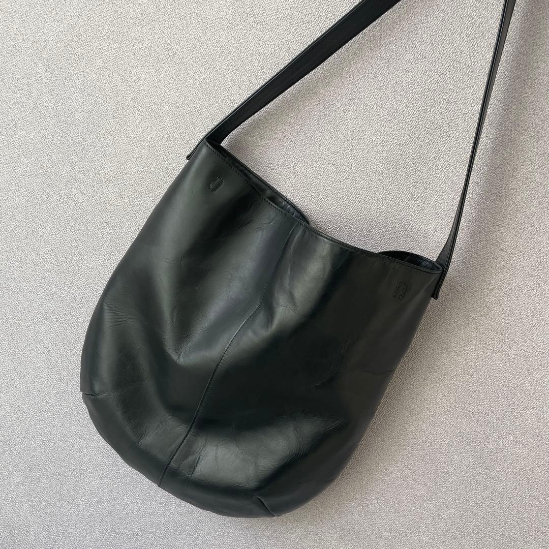 北欧暮らしの道具店「の日にもお気に入りを」撥水レザーの2WAYトートバッグ