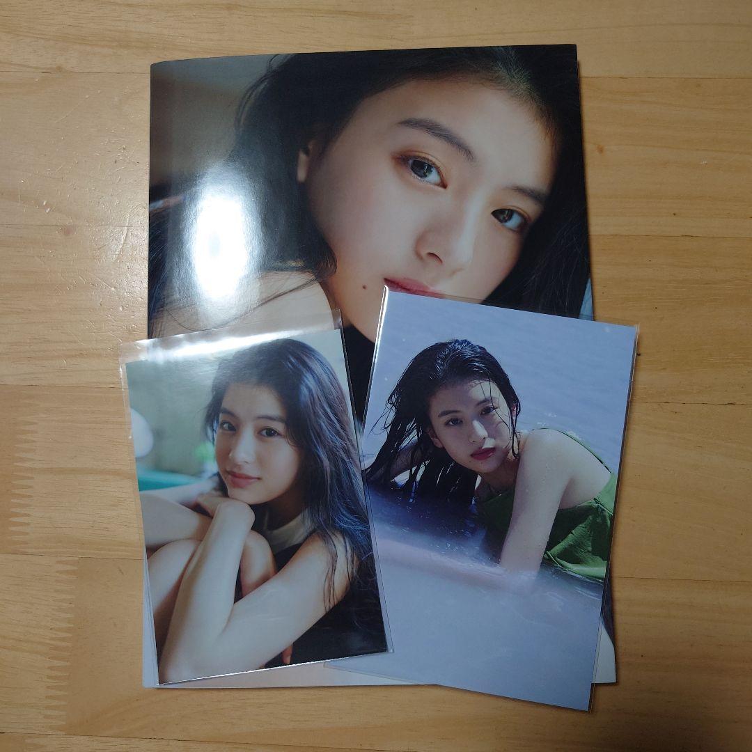出口夏希 直筆サイン入り写真集 生写真・ポストカード付 - メルカリ