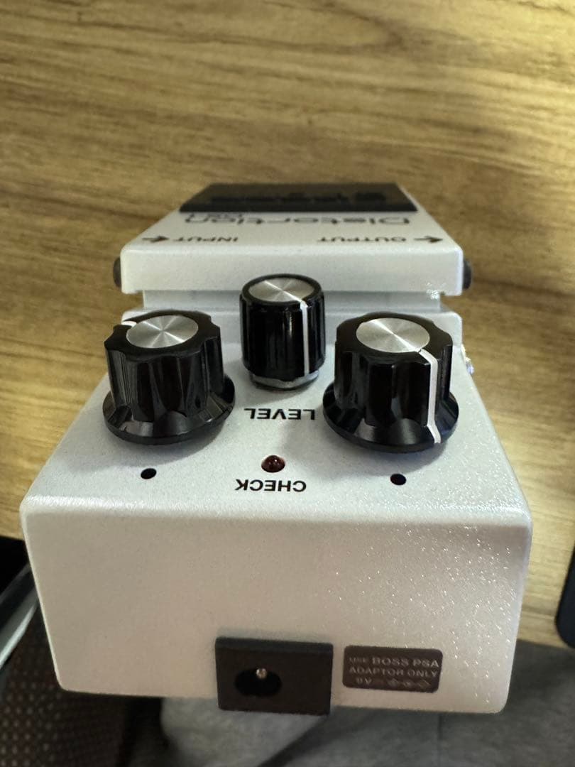 BOSS DS-1 ディストーションペダル 限定カラー ホワイト