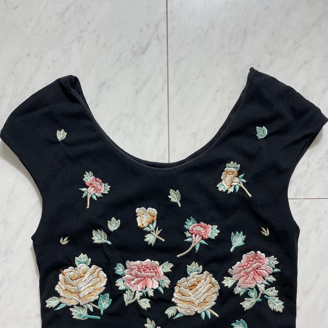Vivienne Tam ノースリーブトップス 花柄刺繍 パワーネット 黒