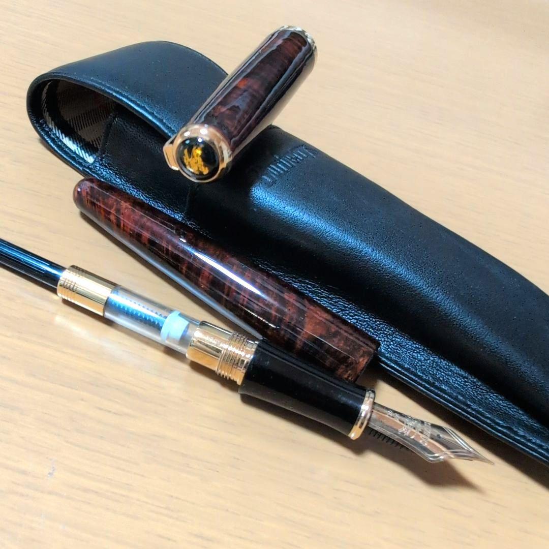 シ*ズ様 Burberry's 万年筆 14K M ブライヤー軸 (革製ケース付