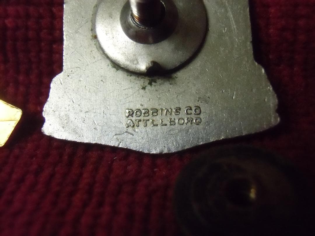 ★アメリカ軍＊１９４０年代＊陸軍＊第１８５歩兵連隊ＤＩバッジ＋将校兵科章（実物）