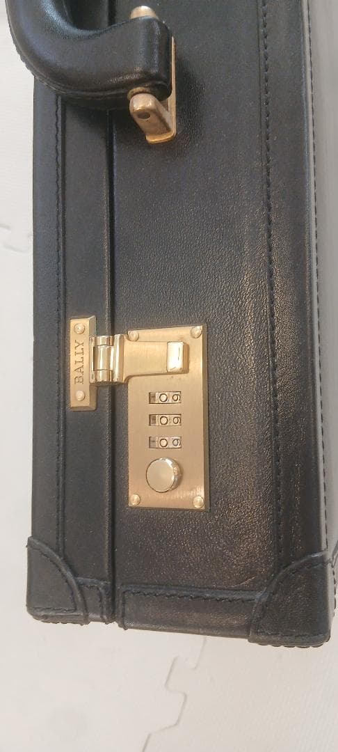 BALLY バリー アタッシュケース HPロゴ入り 黒 鍵付き