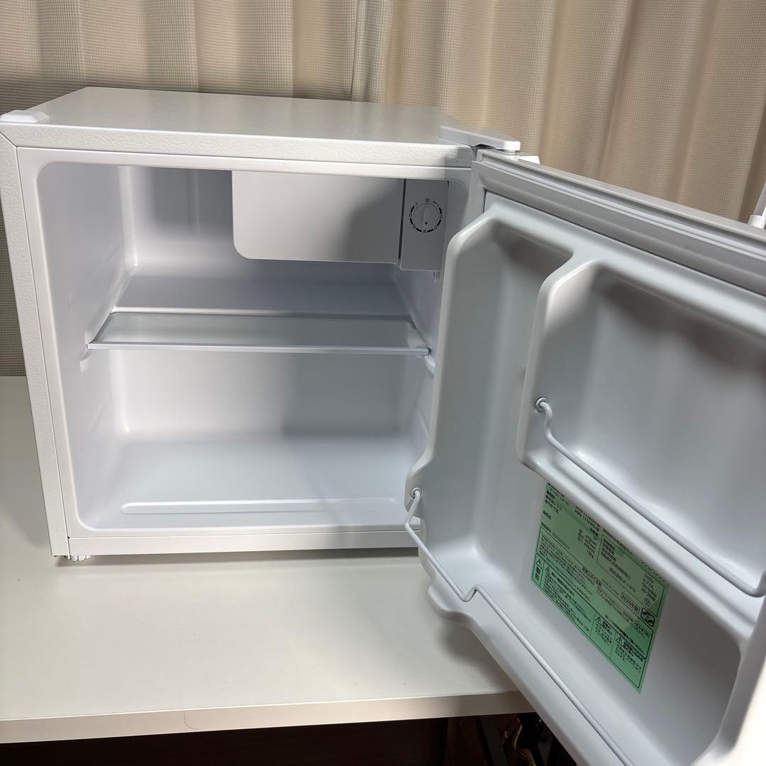 【ほぼ新品】アイリスオーヤマ　小型冷蔵庫　ホワイト　46L