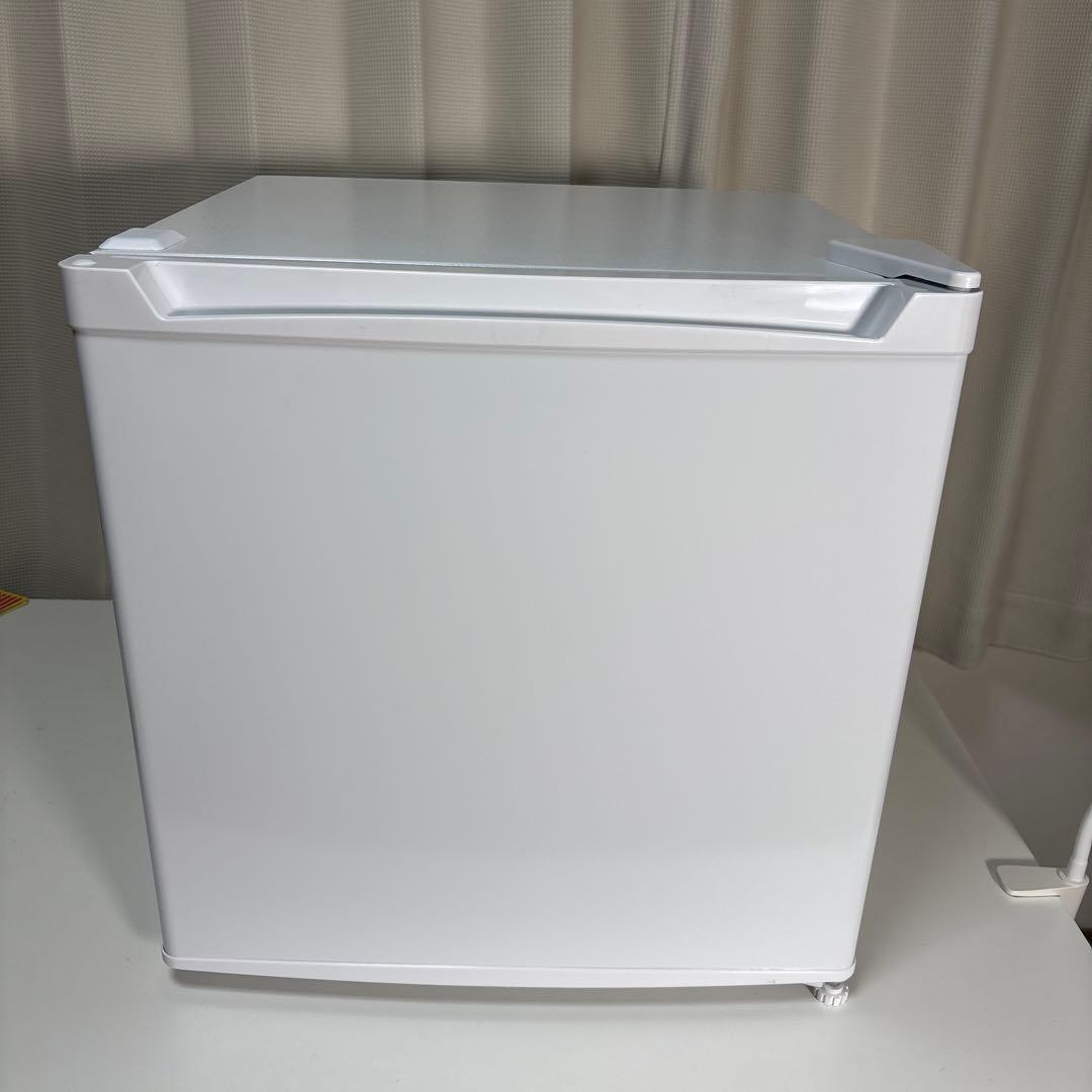【ほぼ新品】アイリスオーヤマ　小型冷蔵庫　ホワイト　46L