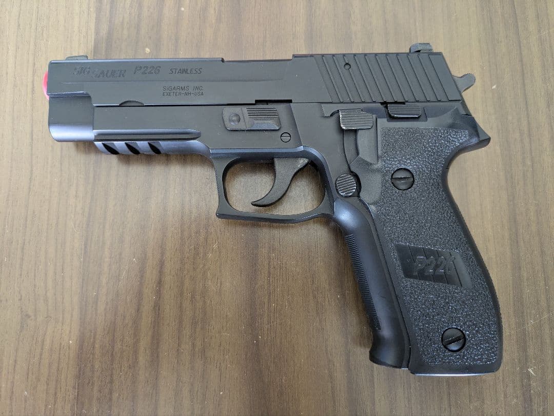 東京マルイ　SIG SAUER P226 RAIL ガスブローバック