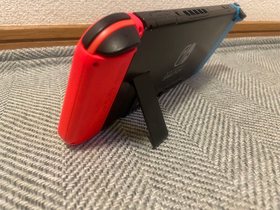 【良品】Nintendo Switch 本体 ネオンブルー／ネオンレッド