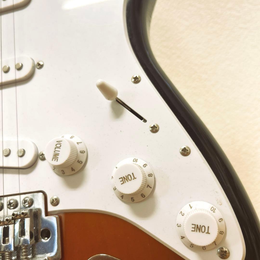 週末値下げ！Squier Stratocaster サンバースト ギタ- 美品