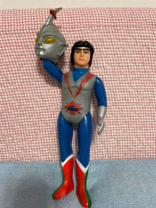 萬年社(旧バンダイ)東映映像 流星人間ゾーン・ソフビ面取れ