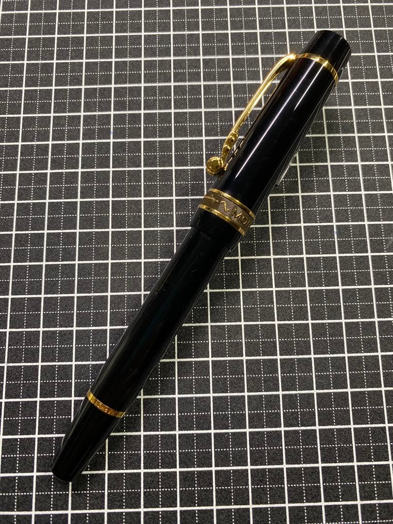 MONTBLANC ドネーションペンユーディ・メニューイン万年筆字幅F程度