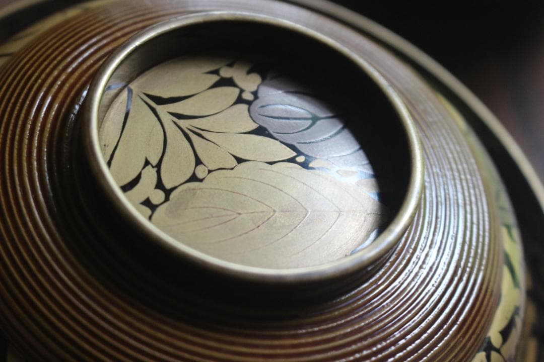 時代逸品！風情ある千筋糸目に極上桐花蒔絵の映えるお椀2