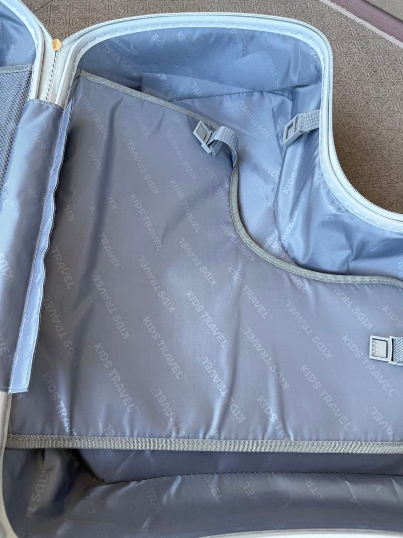 キッズトラベル] 【子連れ旅行に革命 折りたたみタイプ子が乗れる