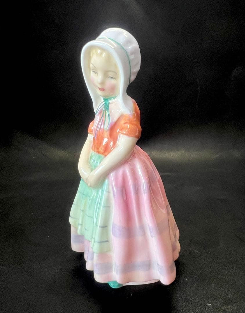 少女の陶器フィギュア アンティーク風 少女の陶器フィギュア アンティーク風