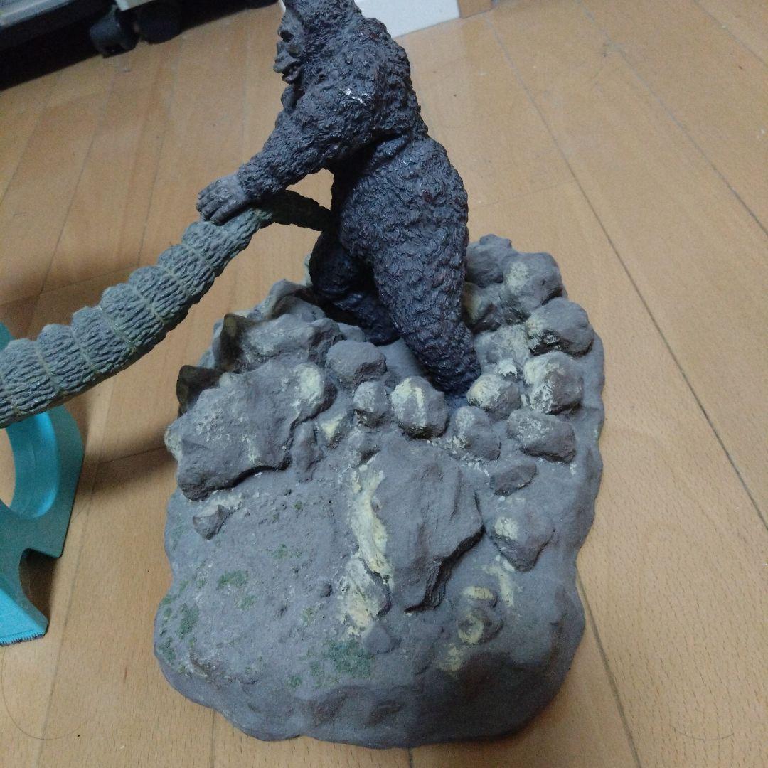 ゴジラフィギュア 約30cm スタンド付き