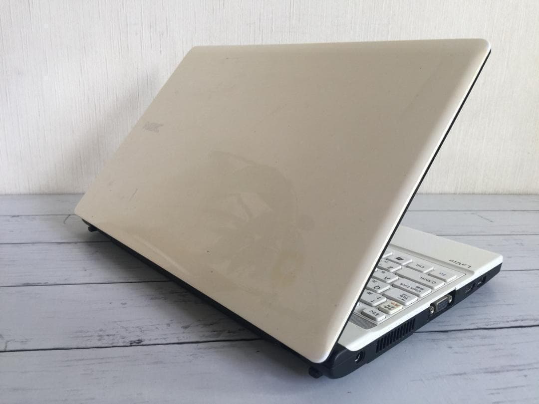 NEC PC-LM550DS3EW 13.3型液晶 コンパクト テンキ付きノート 画面