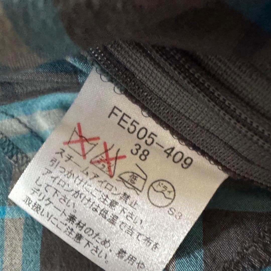 バーバリーブルーレーベル　タンクトップ　ノースリーブ　フリル　ブルー系　38