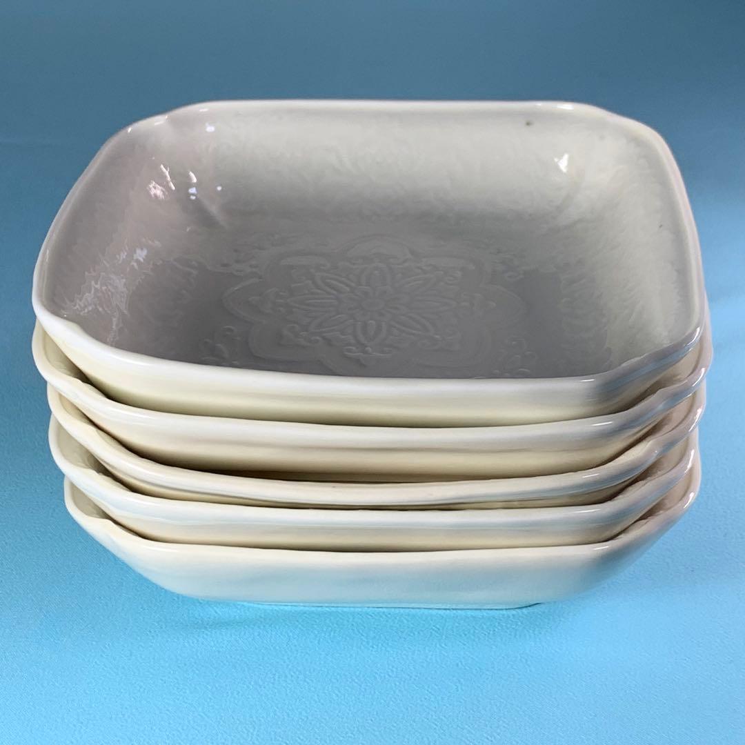 K542☆古い 愛媛 砥部焼 向井製 淡黄磁膾皿 5人前 陽刻