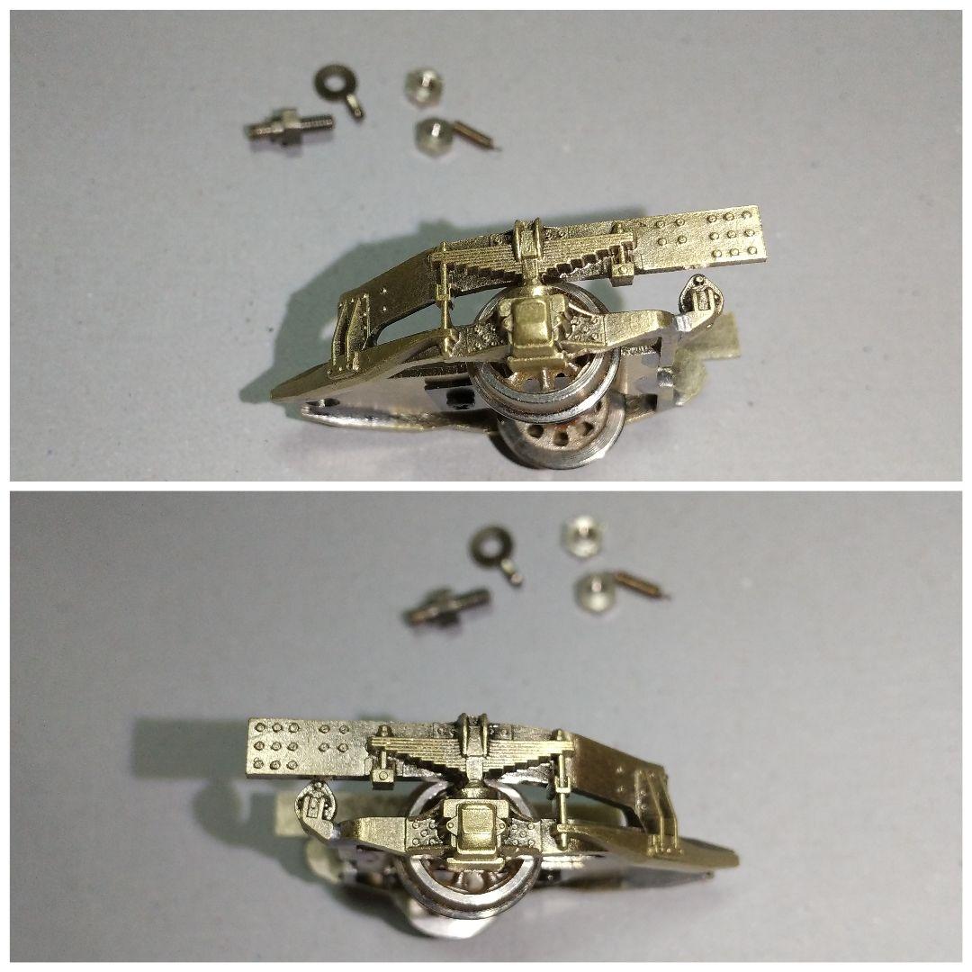 二軸先台車。 従台車 (2種)。テンダー台車(2種)、他パーツ。鉄道模型