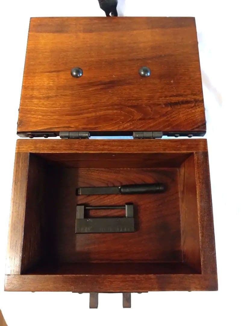 レトロ 銭箱 千両箱 木製収納箱 金具付き 鍵 錆