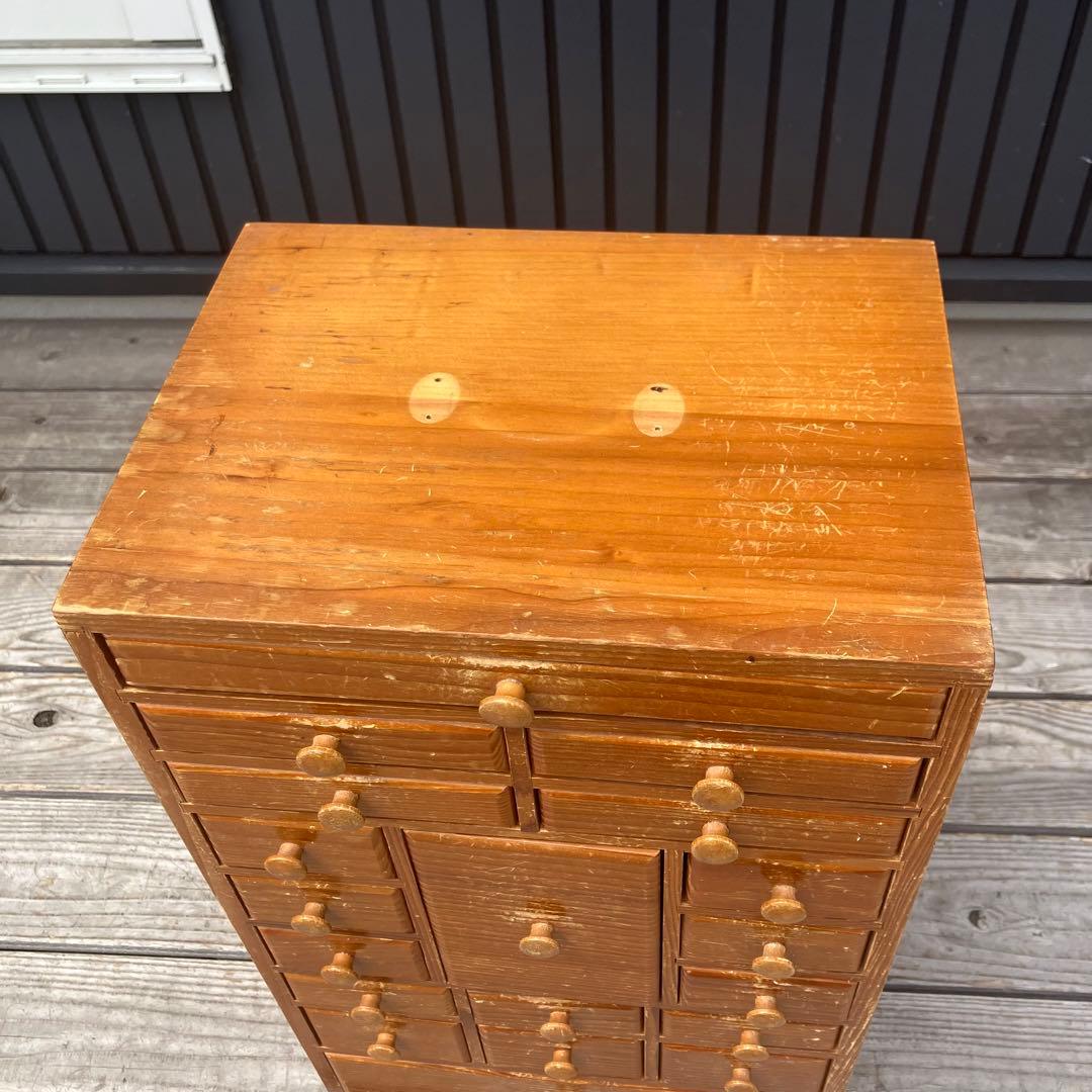 昭和レトロ 木製薬箱 ミニチェスト 箪笥 引き出し収納 引き出し 19杯 9段