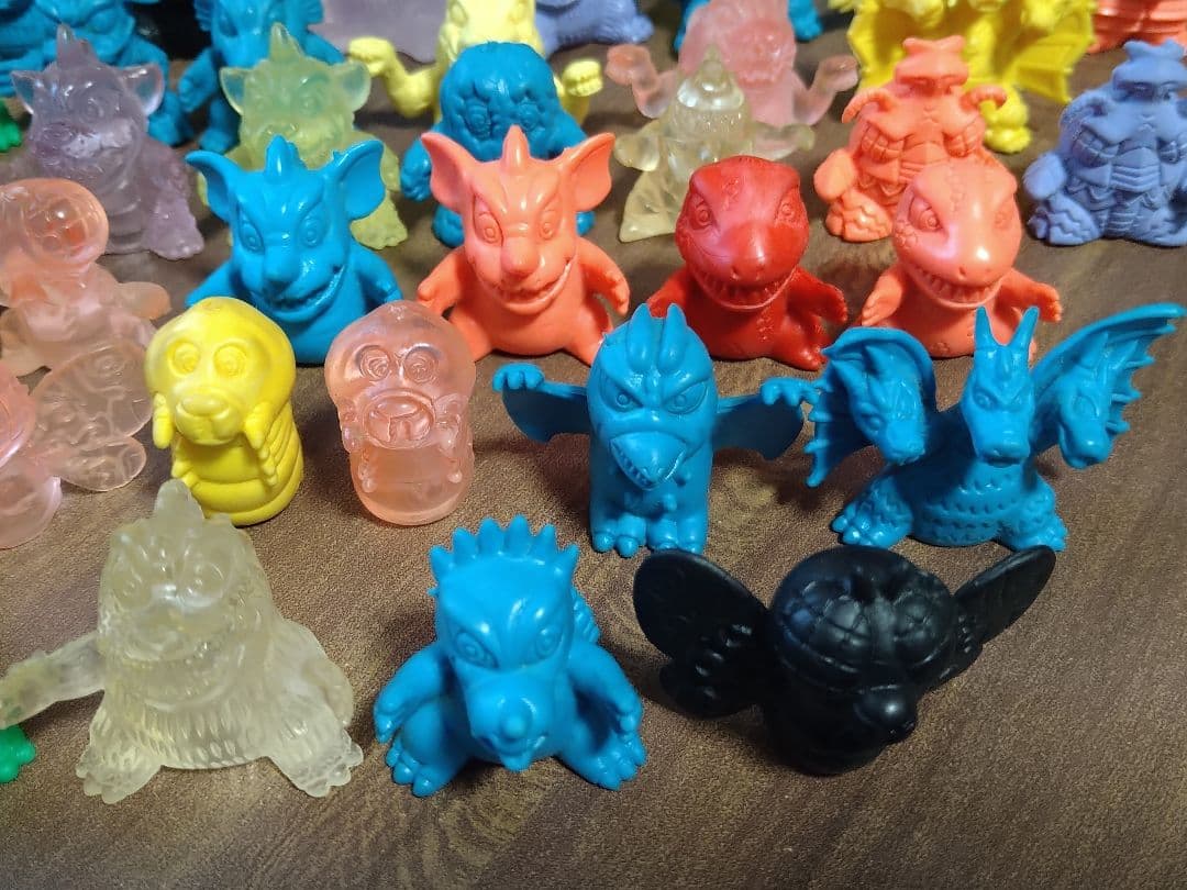 当時物】ガシャポン ゴジラ怪獣軍団 63体セット - メルカリ