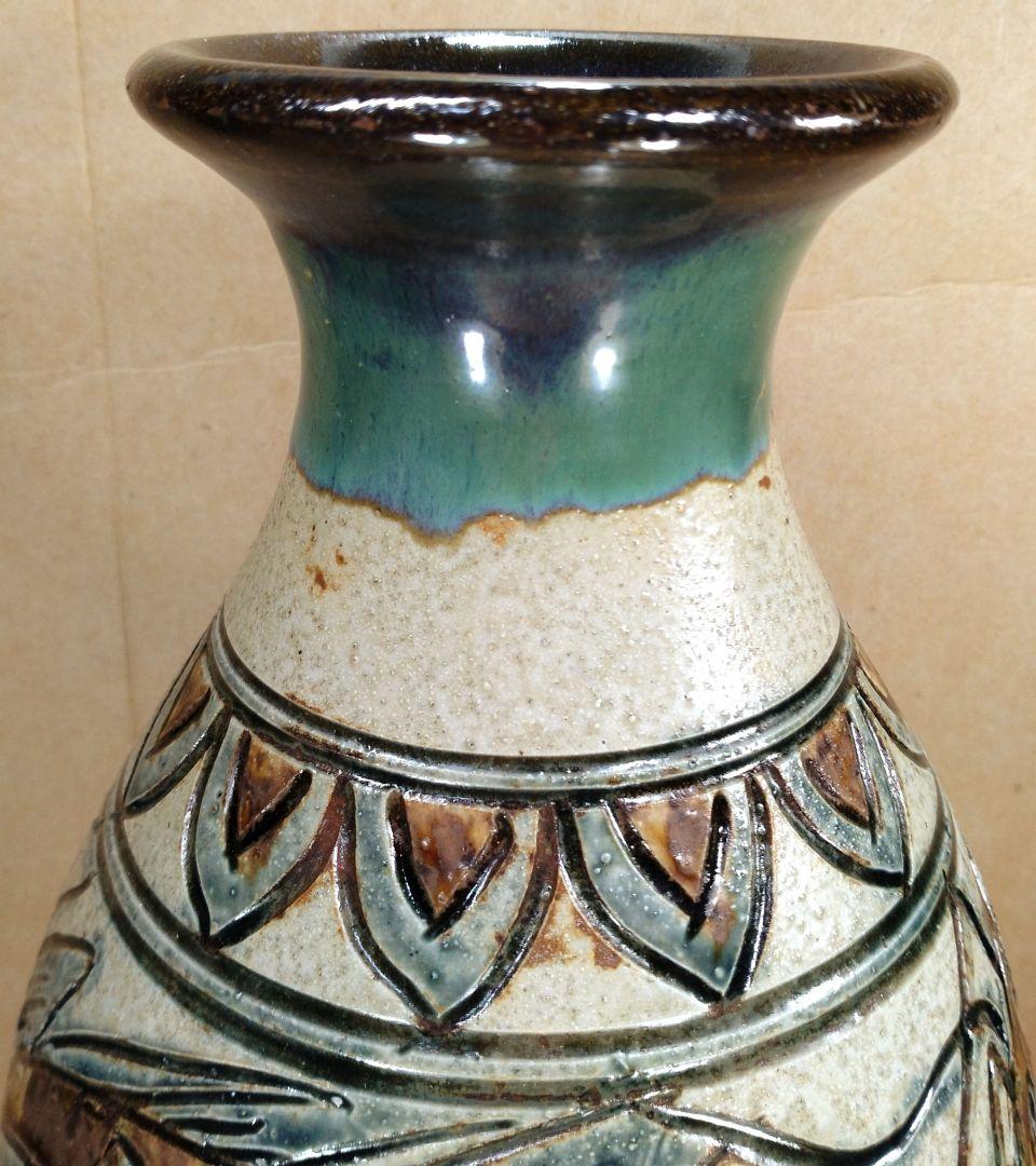 【本物保証】金城次郎 海老魚紋花瓶(海老2魚2）共箱 栞 人間国宝 美品 壷屋焼