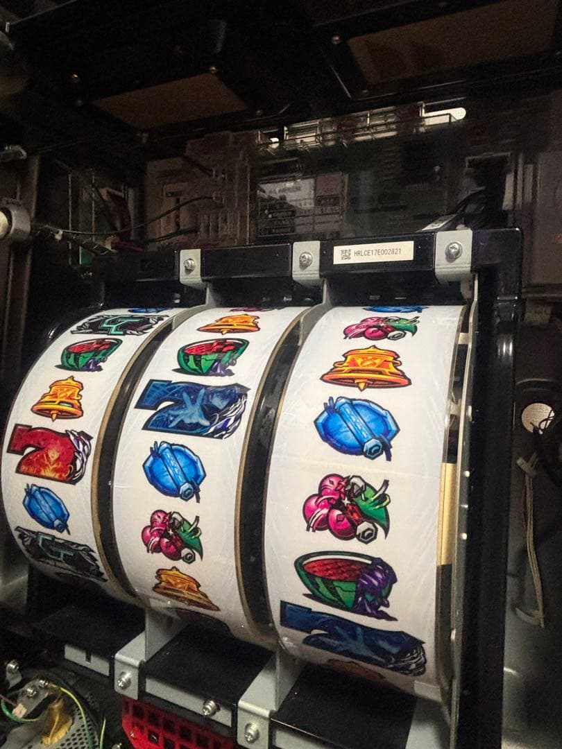 送料無料】 パチスロ ギルティクラウン 実機 コイン不要機付き 【家