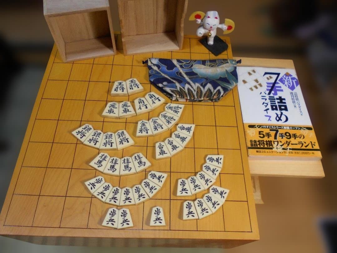 将棋盤脚付き5寸／本榧／板目／盤カバー付き／駒台／※難有