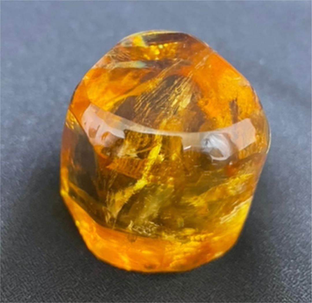 インペリアルトパーズ 710ct 未鑑定 色石