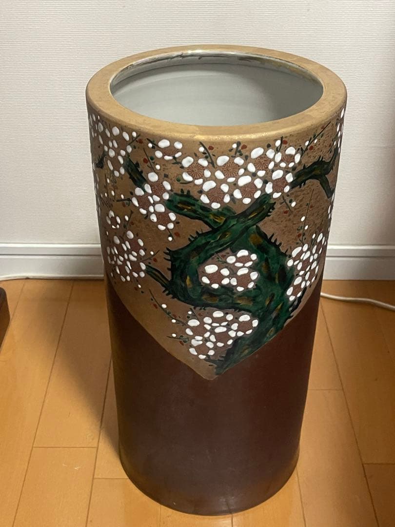 年代不明，骨董塗金茶色掛釉梅の花柄。壺。花瓶特大置物