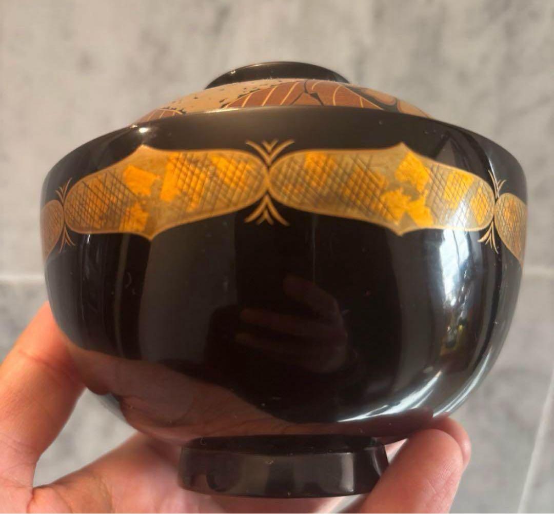 ふんだんに使われた金彩やお花、幾何学模様が美しい絢爛豪華な木製輪島漆塗りお椀2客