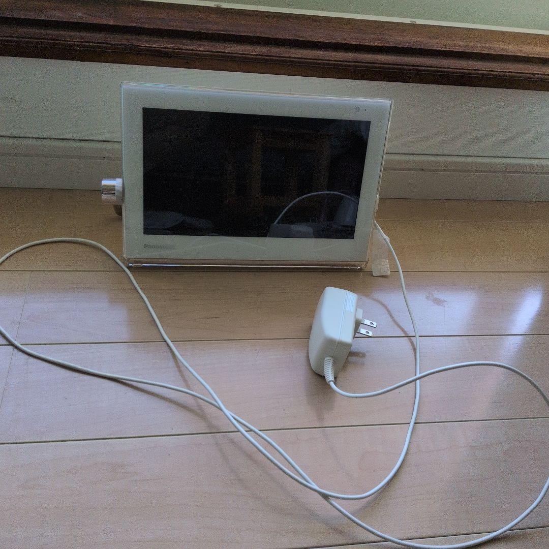 プライベートビエラ ポータブルテレビ 10V型 ホワイト2016年製