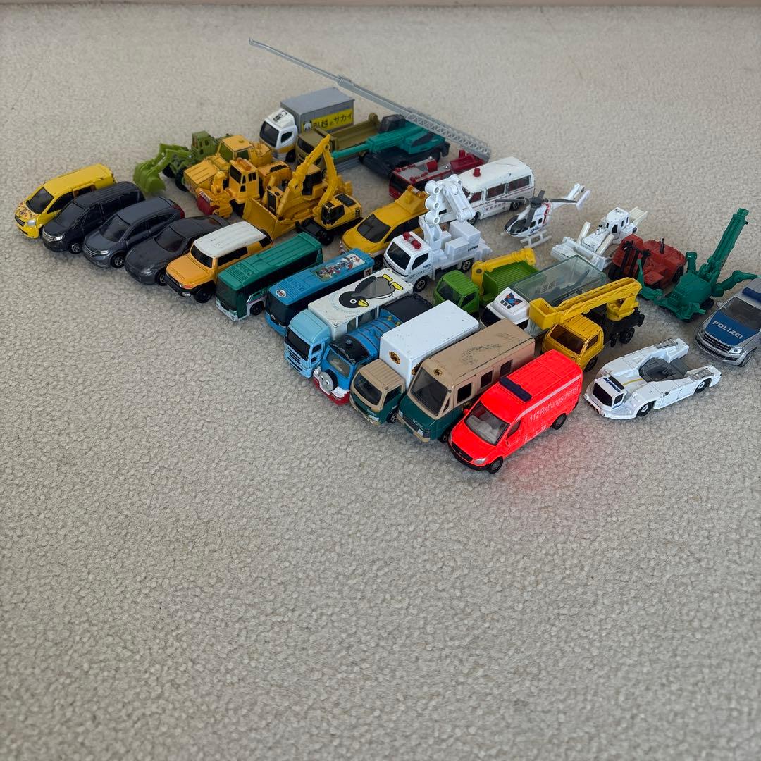 トミカ ミニカー33台セット まとめ売り - メルカリ