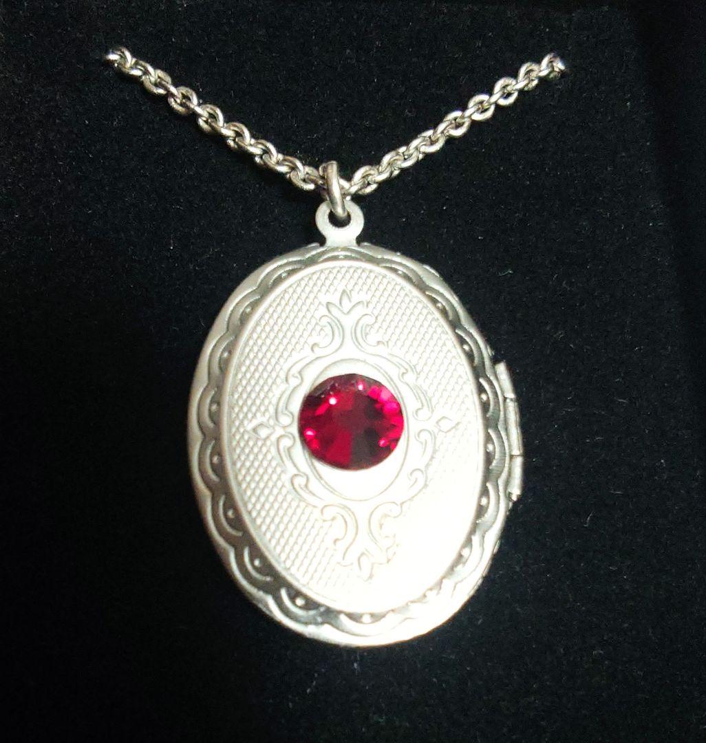 は*か様 ＝Love イコラブ　野口衣織 祝祭　ロケットペンダント