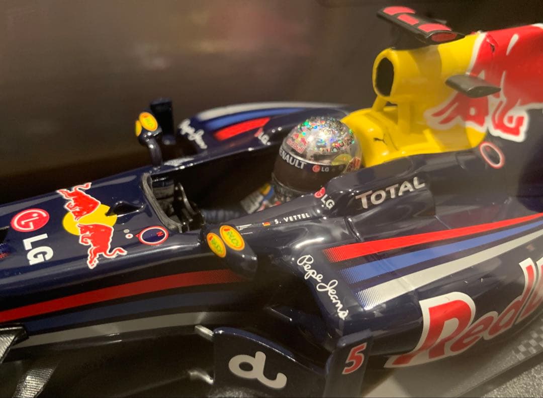 1/18 Red Bull Racing RB6 S.ベッテル