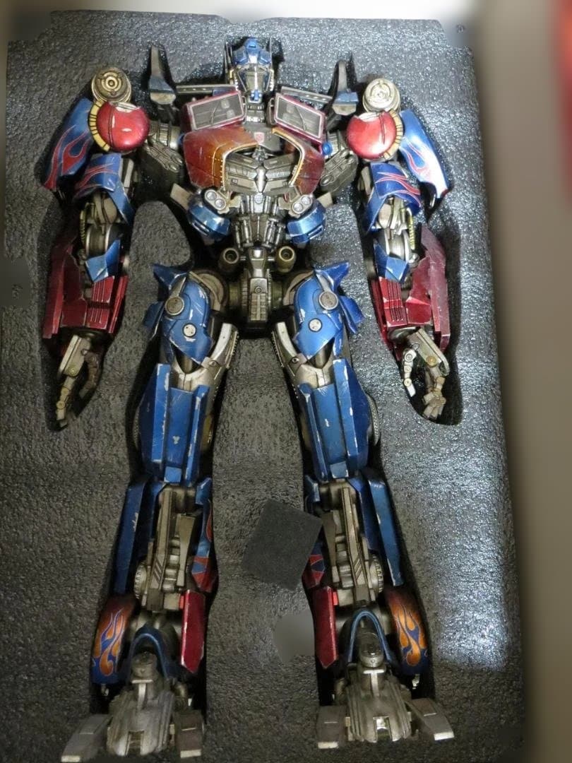 オプティマスプライム スリーエー　トランスフォーマー　ダークサイド・ムーン