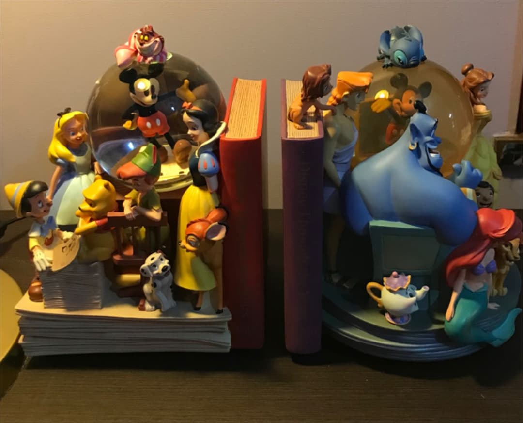 ディズニー　スノードーム2つ　オルゴール ブックエンド