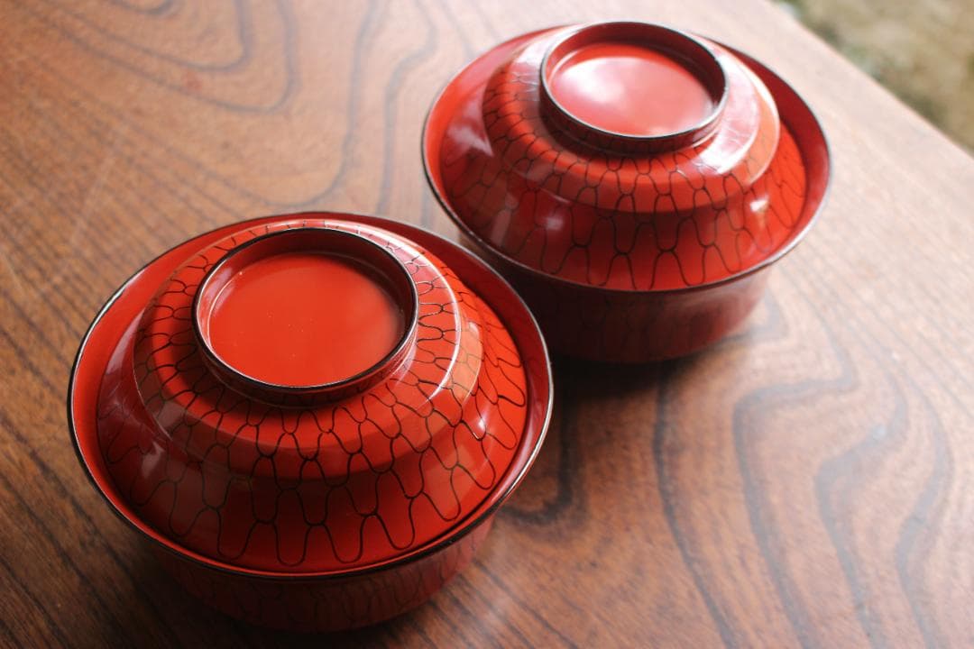デッドストック！極上朱漆に風情ある網目文の美しい煮物椀2点（検