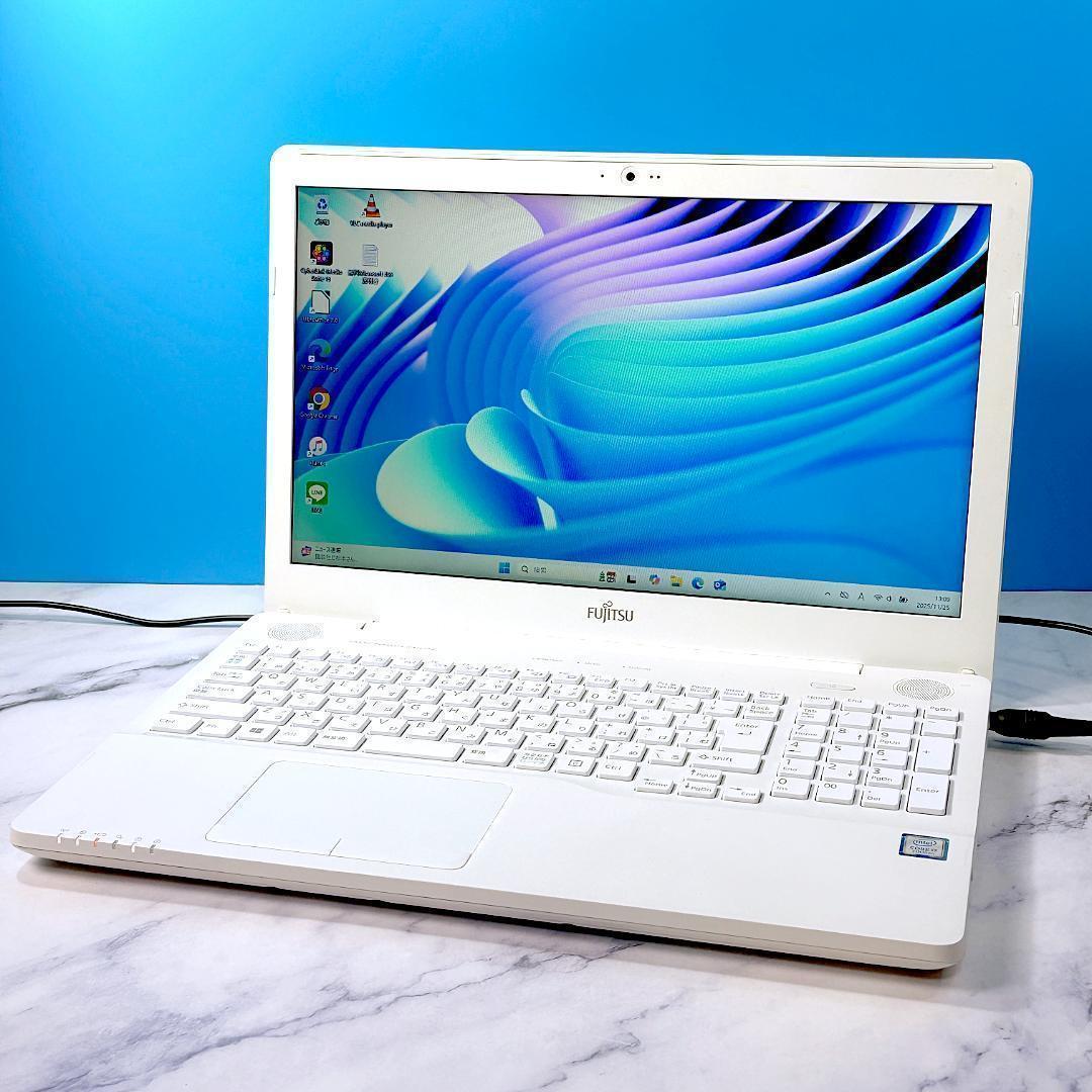 美品☆Corei7・8GB・SSD・Win11・ホワイト・ノートパソコン - メルカリ