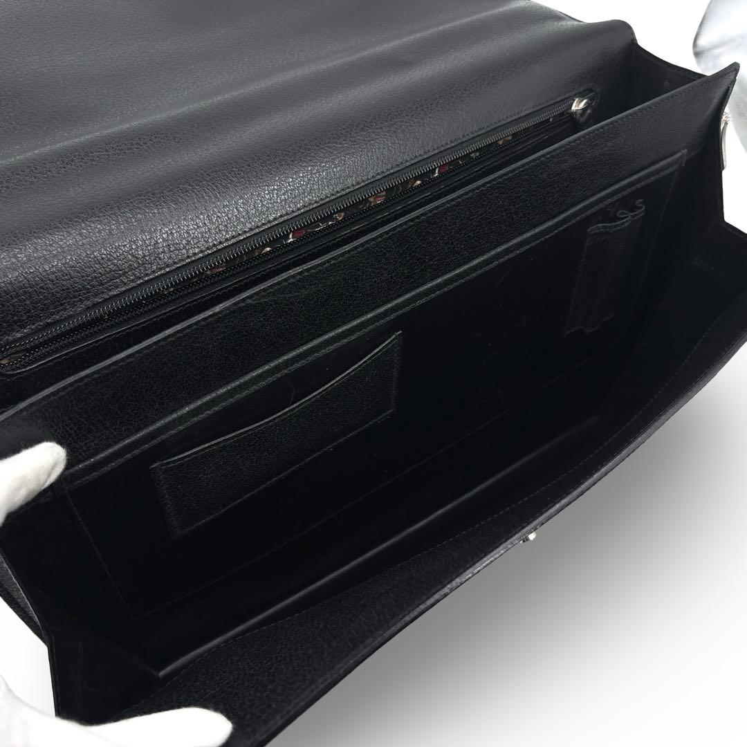 【極美品】フェラガモ　ブリーフケース　ビジネスバッグ　レザー　革　金具　鍵付　黒