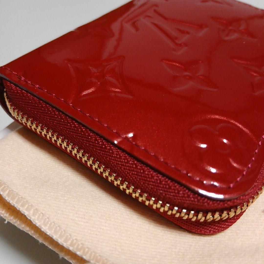 再値下げ【ルイヴィトン】美品 モノグラム ヴェルニ ジッピーパースレッド