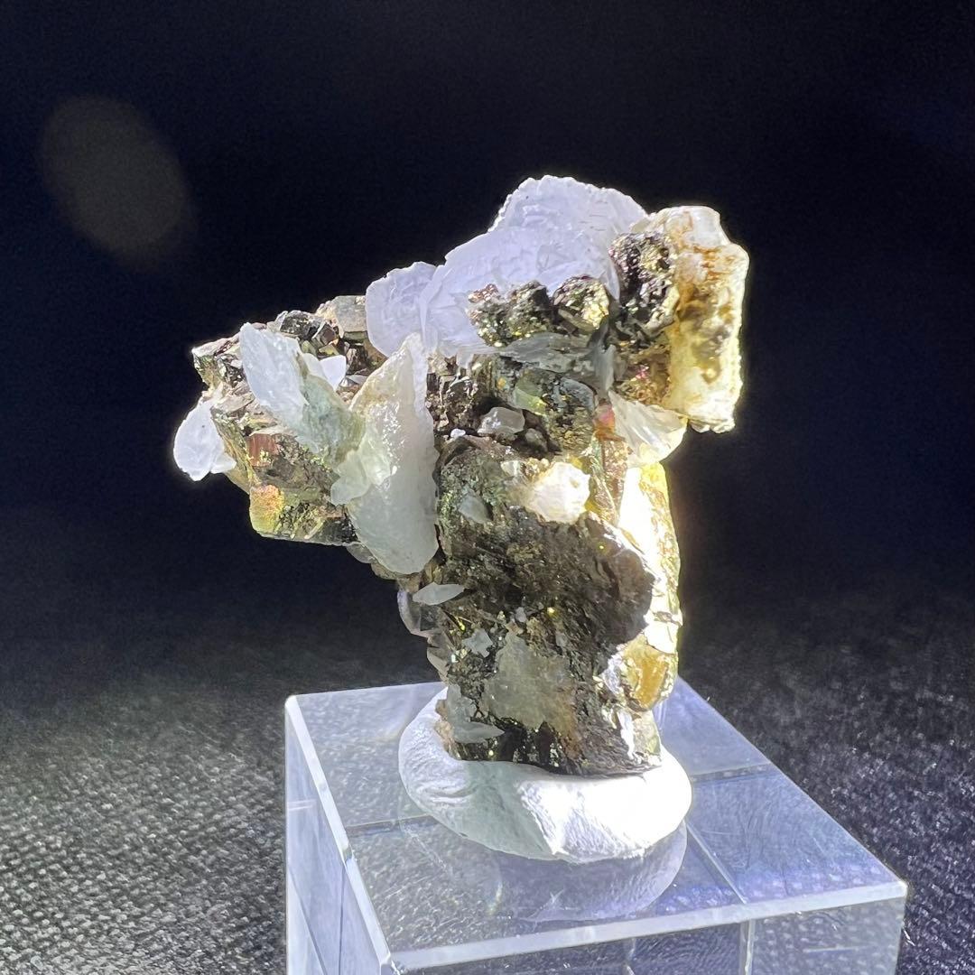 ペルー産 ゴージャス⭐︎カルサイト共生パイライトの通販はau PAY