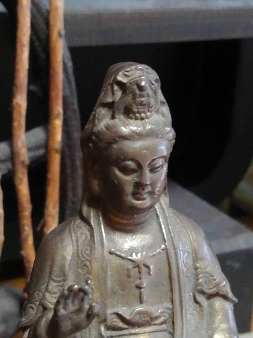 ♥小さな　観音像　観音様　とても古い　銅製　仏像　座像　骨董品　観音
