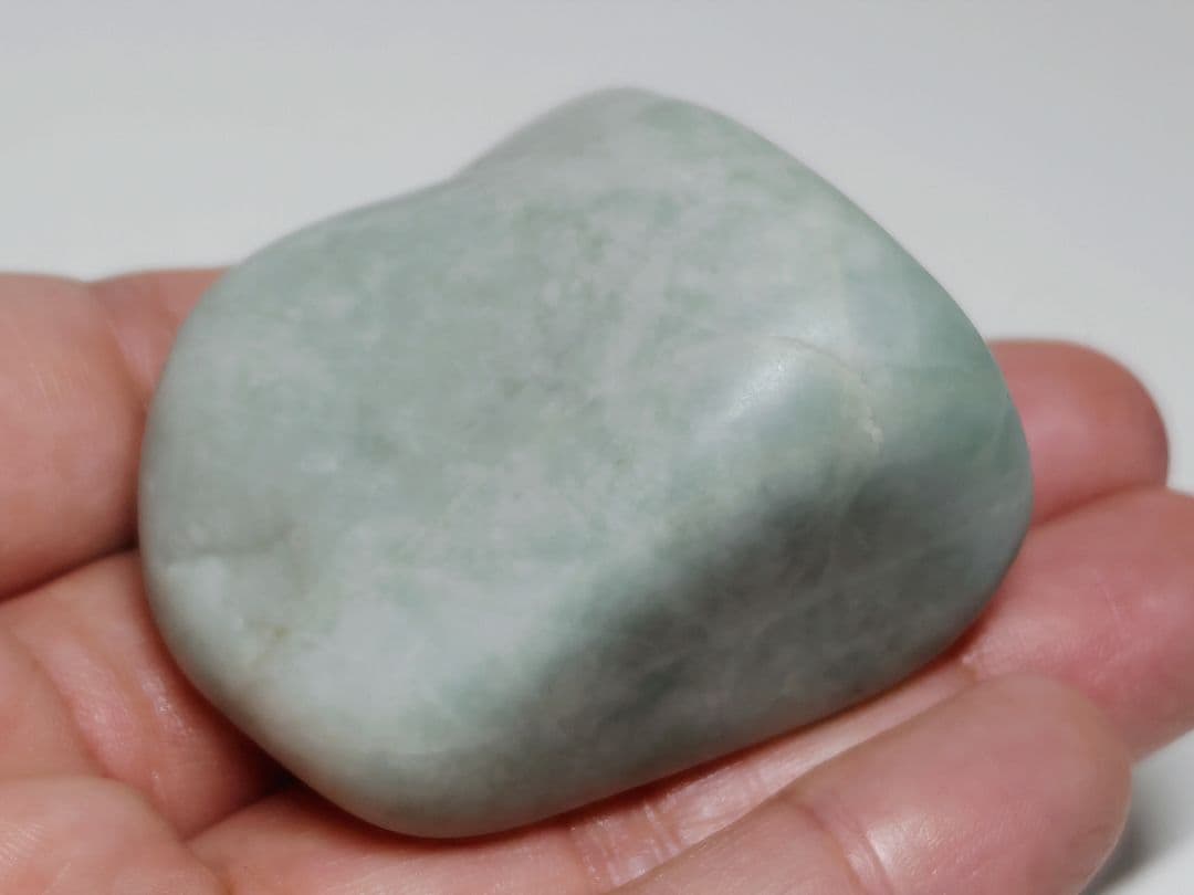 糸魚川150 翡翠 119g ヒスイ 原石 鑑賞石 自然石 誕生石 鉱物 鉱石