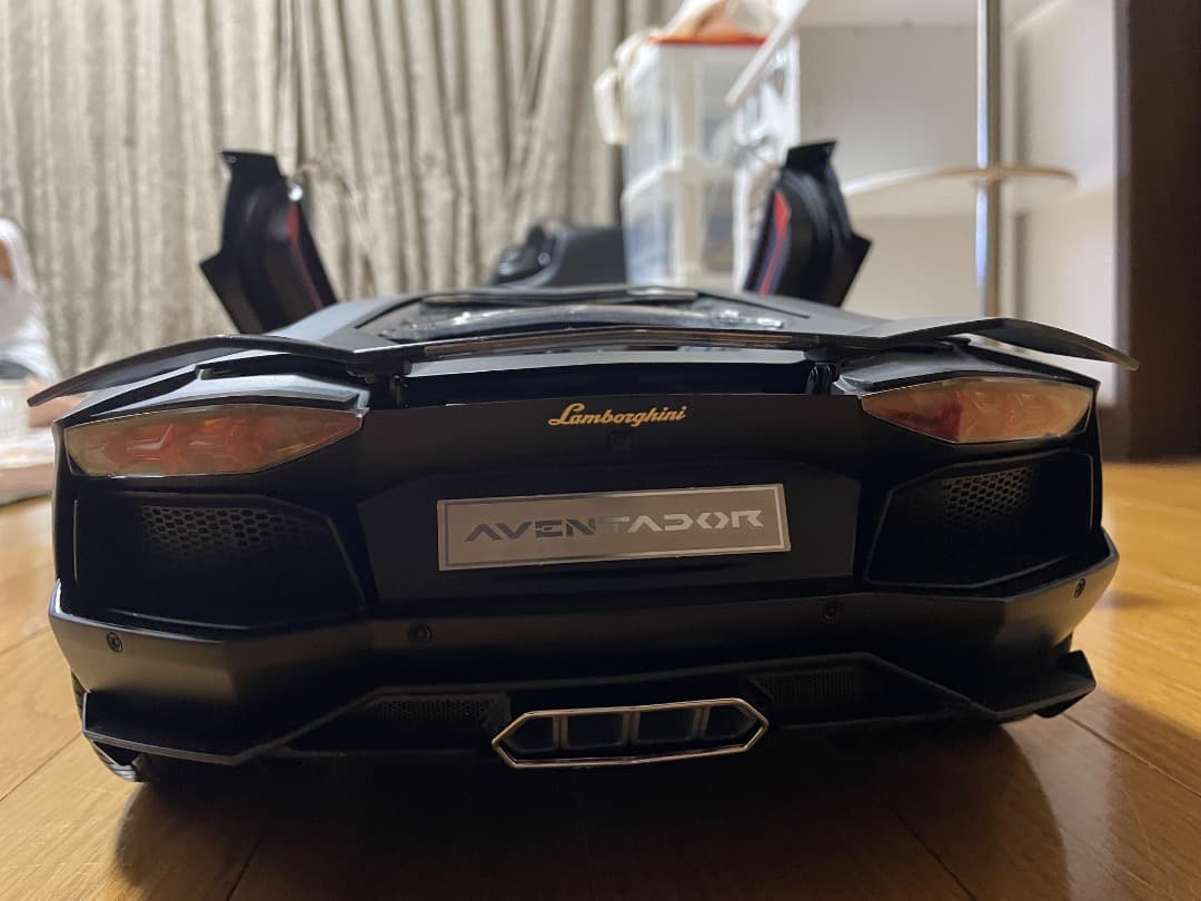 ポケール ランボルギーニ アヴァンタドール　1/8 pocher